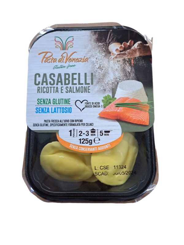 Pasta fresca a l'ou farcida de requesón i salmó fumat sense gluten i sense lactosa